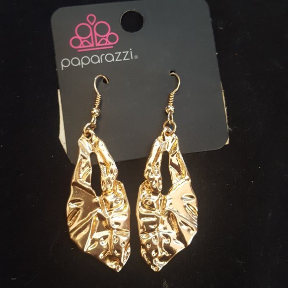 Paparazzi Jewelry - Gold Fish Hook Earrings J-358